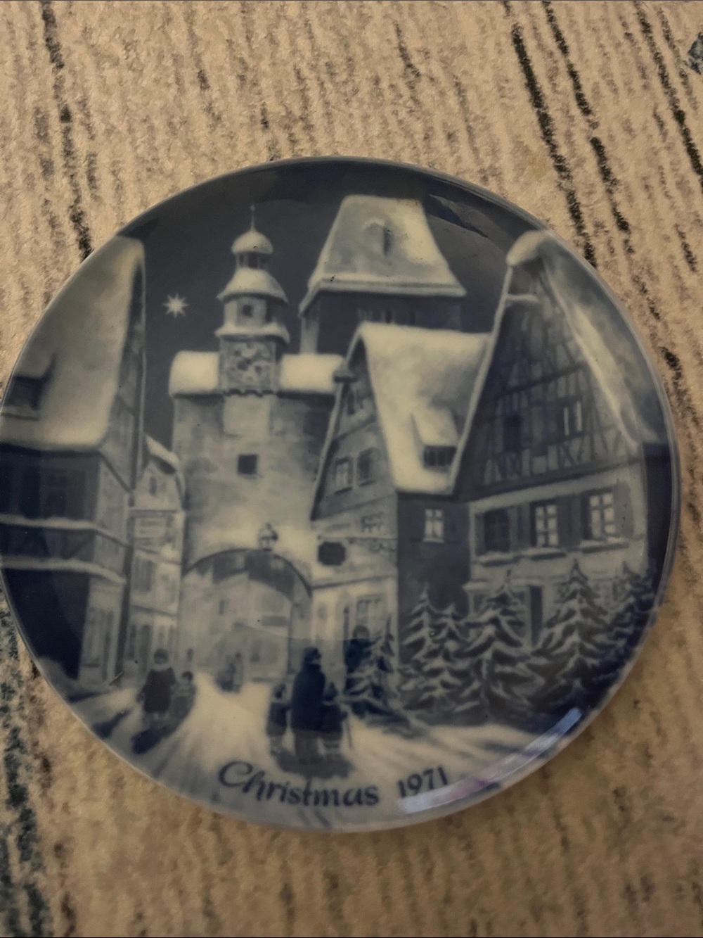 Blue Christmas 1971 Decorative Collectible Plate